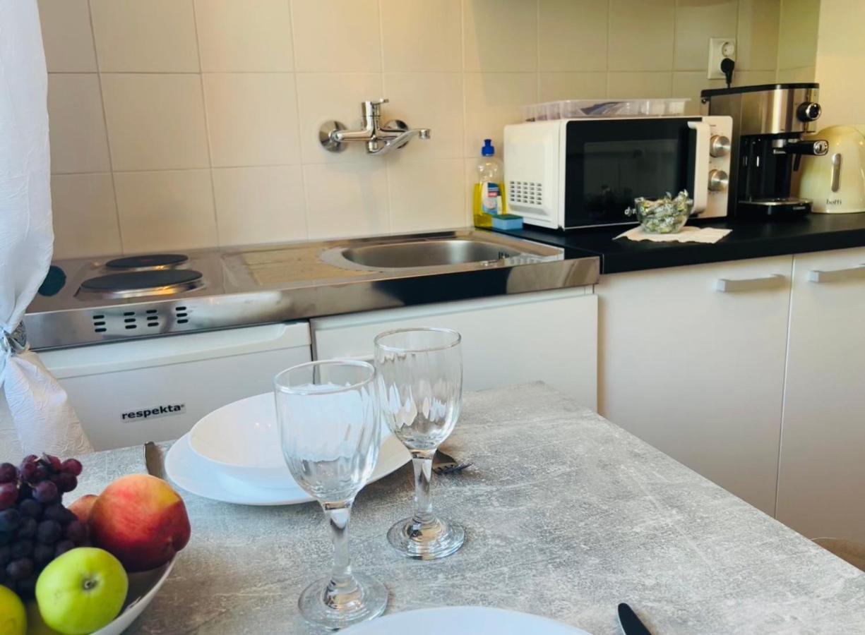 Heviz Apart Comfort Apartment Bagian luar foto